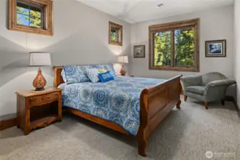 upstairs guest room 1