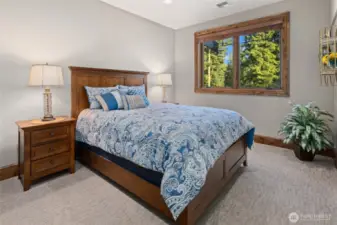 upstairs guest room 2