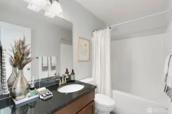 Upper level full bath.