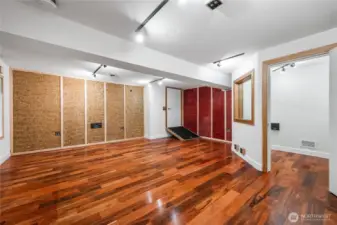 Main sound room features fully decoupled floors, acoustically insulated and treated walls + a separate isolation both for vocals and musicians.