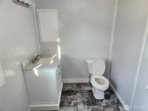 Master Bathroom Picture #1