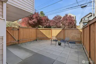 Spacious fenced & private patio