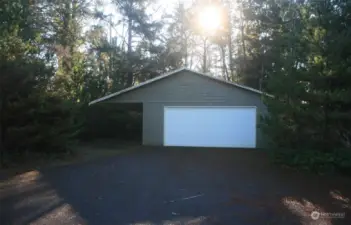 Large detached garage/workshop with power.