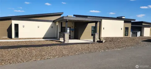 Clubhouse & Pool