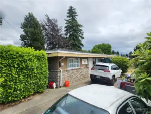 Cute 4 plex, all on one level