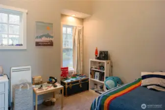 Second upper floor bedroom