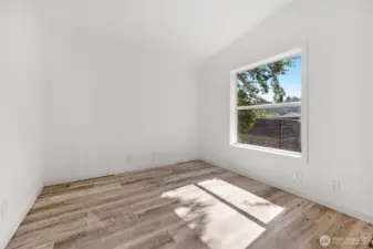 Guest bedroom with partial River view