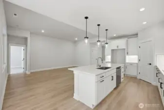 2609 Acer Loop ~ Ready Now