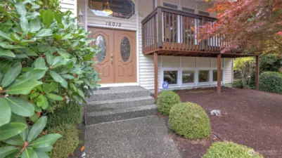 A warm and welcoming first impression as you arrive home