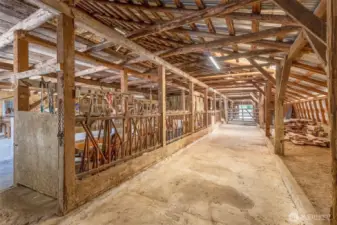 Barn_Interior