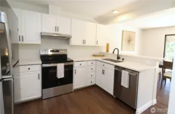 Kitchen, all new appliances