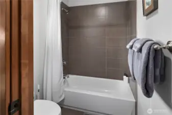 Upstairs full bathroom