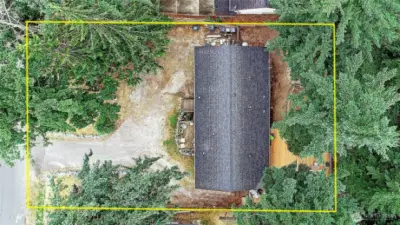Approximate boundary lines of the property.  Dimensions are 80ftx120ft