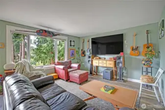 Front living room upon entry