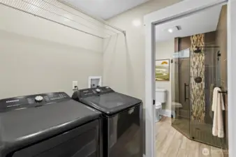 Full size laundry room! Washer and dryer stay.