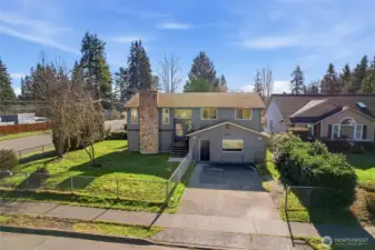 Homes with this much space, lot size, and flexibility don’t come along often. Don’t miss it.