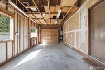 Tons of Light in this garage