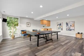 AWESOME Game Room or shop space!