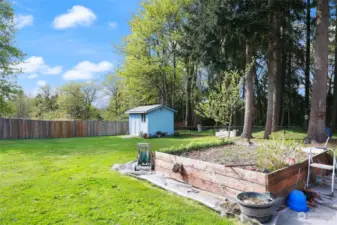 Garden area with access to propane for a pool or hot tub or BBQ?