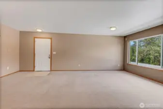 Light and layout greet you the moment you walk in—this inviting space is ready to feel like home.