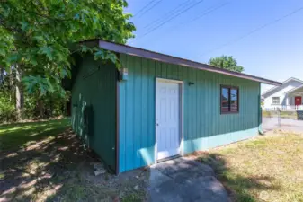 Detached and oversized 2-car garage