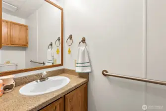 Rare 3rd bath - 1/2 bath
