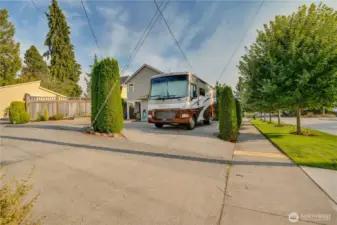 Room for RV parking with hookup!