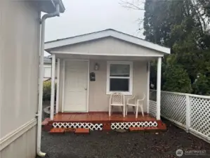 Large outbuilding for hobbies!