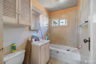 Main bathroom