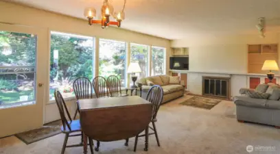LIVING / DINING AREA