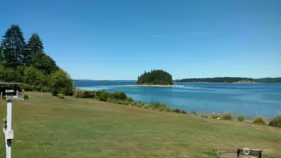 Gorgeous community waterfront