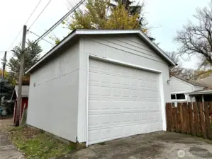 Alley Access to Shop