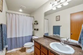 Upstairs main bathroom.