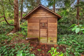 Free standing sauna