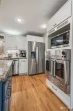 Stainless Steel Kitchen appliances - refrigerator included in sale