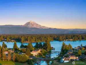 Picturesque Lake & Mt Rainier views