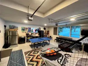 Fully equipped game room in the garage - or drive your cars in - EV charging ready