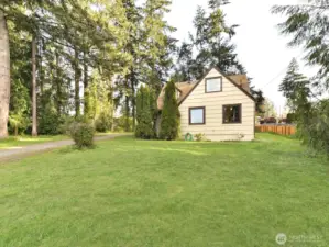 Second house on lot, 917