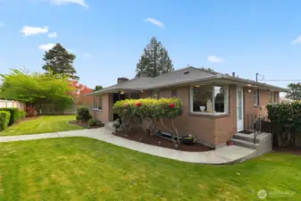 Tons of lawn area too