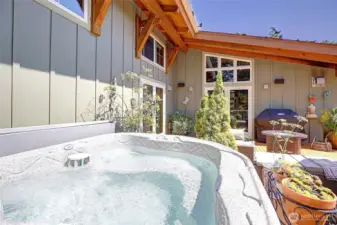 Private Entertaining Deck with Hot Tub