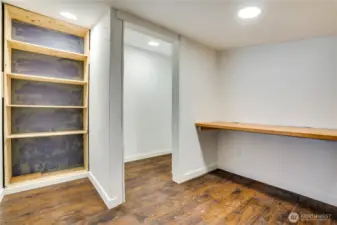 More space to make your own! Home office, studio, gym, the option is yours!