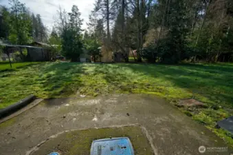 Driveway entrance to 1707 Fir