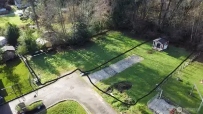 Lot lines are approximate, 1707 on left