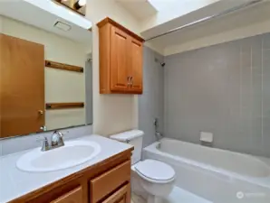 Upper Level Full Bath