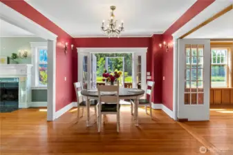 Dining with sunroom