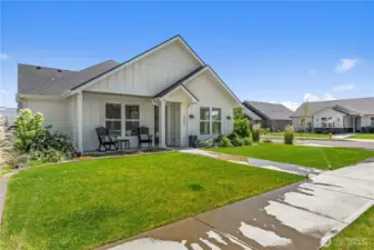 1007 Racine Springs~ Better Than New Robert Construction!
