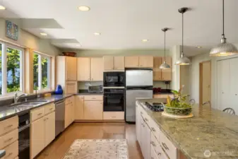 Really well designed and highly functional kitchen.