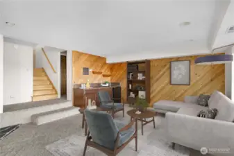 Virtually staged bonus room.