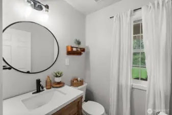 1/2 bath on mainlevel