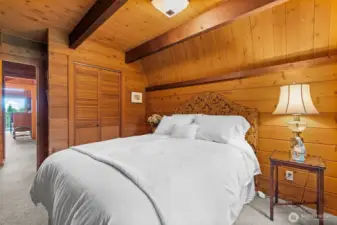 Welcoming bedroom on Main floor